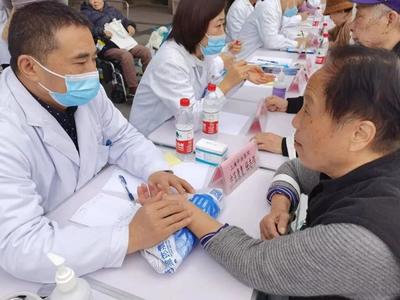 暖心!寶山這里開(kāi)展康復(fù)健康咨詢(xún)活動(dòng)